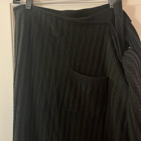 AMUR Mariella wool knit wrap skirt. Size large. 100% merino wool. - Picture 4 of 9